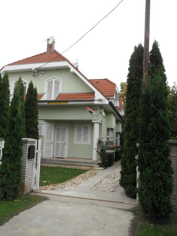 Csokonai Guesthouse 자르마디 외부 사진